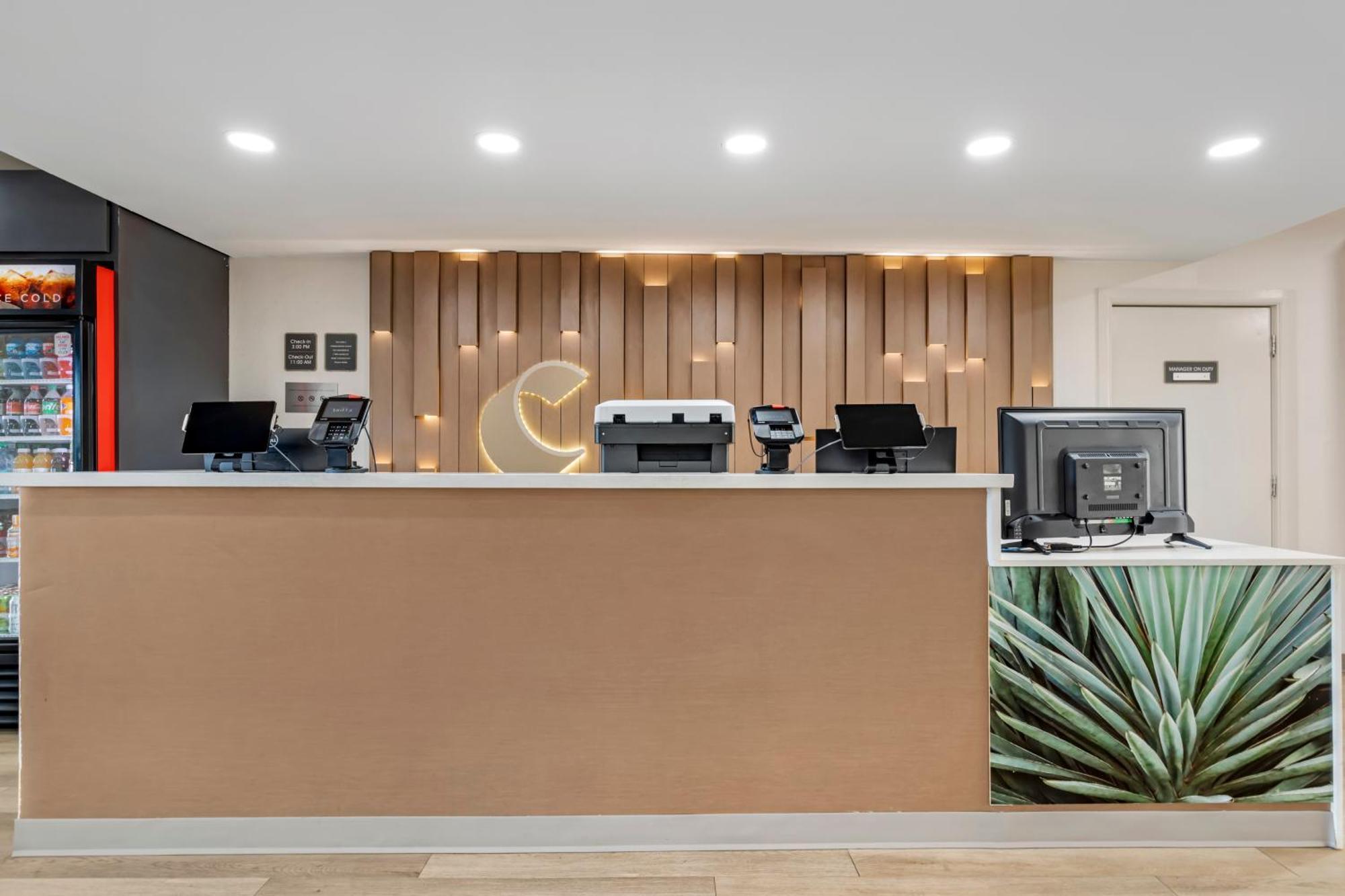 Comfort Suites Ларедо Экстерьер фото