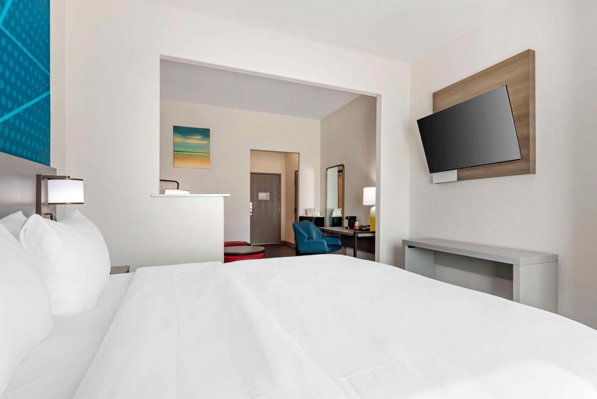 Comfort Suites Ларедо Экстерьер фото