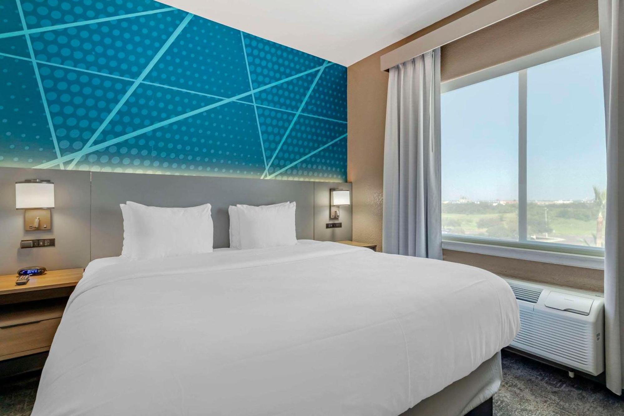 Comfort Suites Ларедо Экстерьер фото